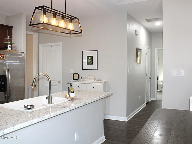 221 Seville St — Photo 15