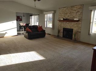 6305 Greystone, Roscoe, IL 61073