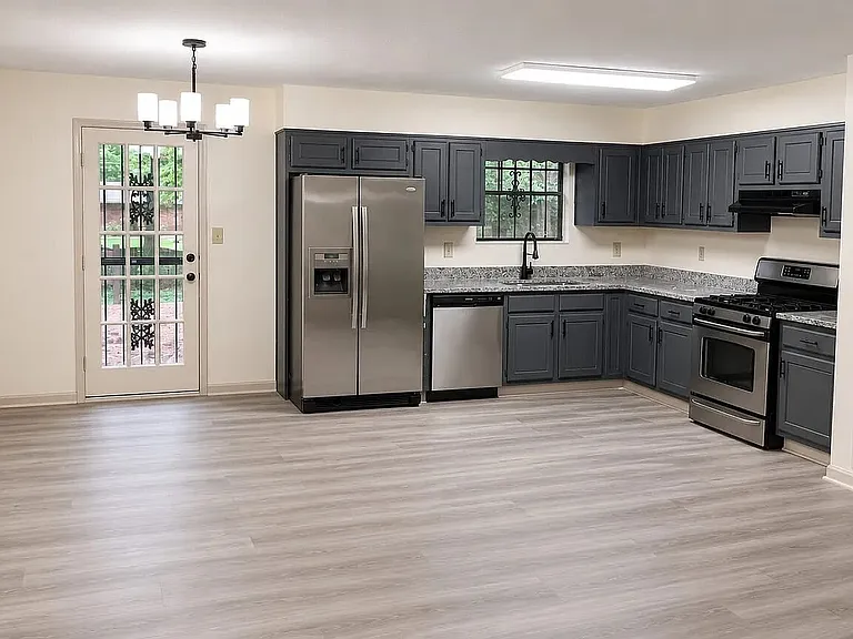 6454 W Fayetteville Rd — Photo 3