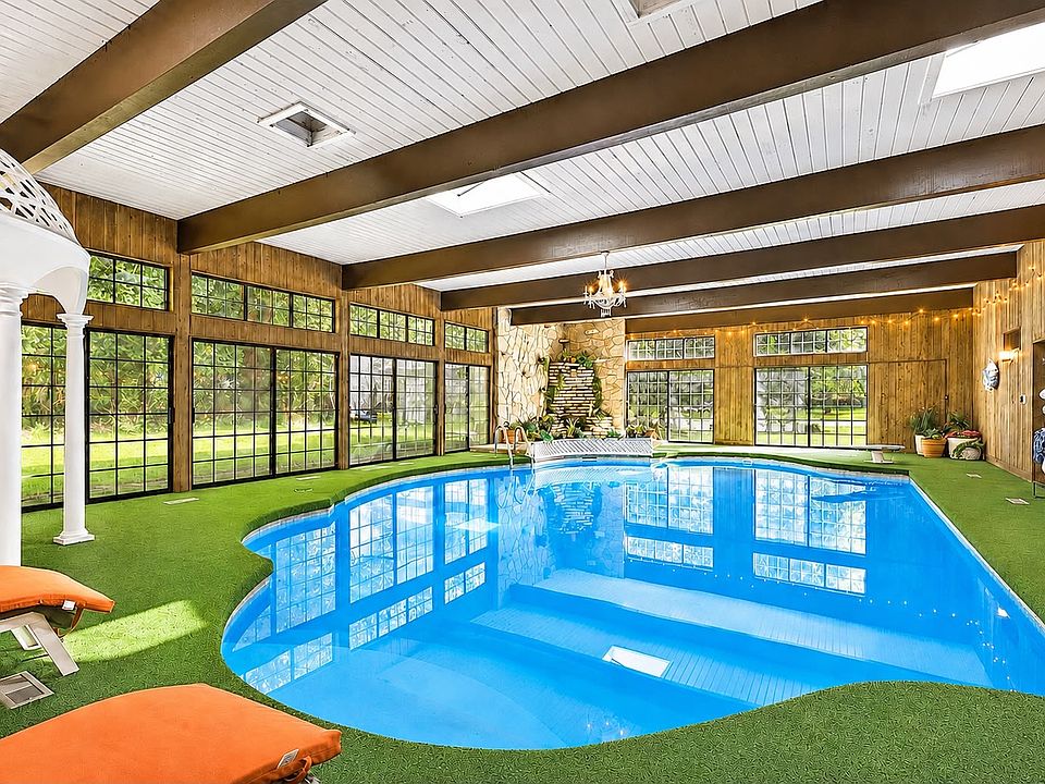 1st image of 25795 Livingston Cir