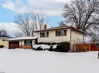 5731 Meadow Ln, Bedford Heights, OH 44146