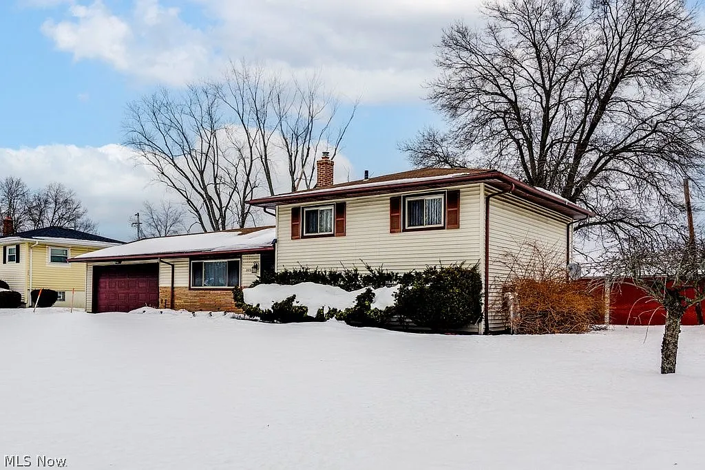 5731 Meadow Ln photo 1