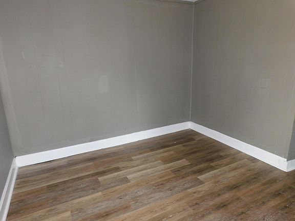 4th image of 352 Buxton Ave