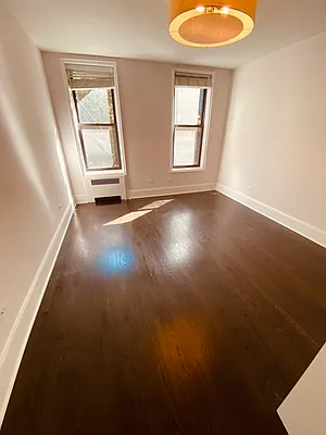Rented by Metropolis Real Estate of Manhattan | media 16
