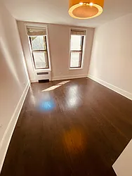 Rented by Metropolis Real Estate of Manhattan