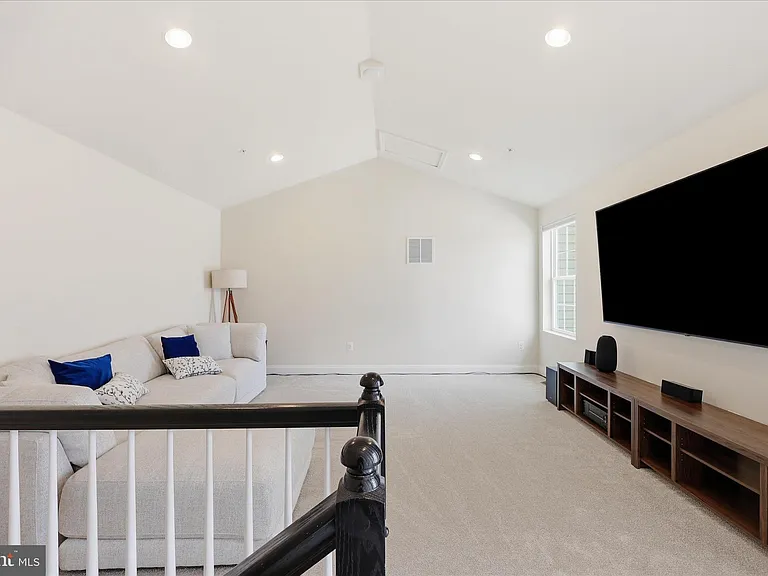 5060 Judicial Way — Photo 35
