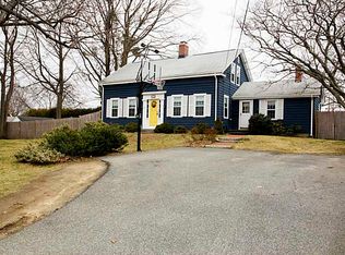 371 Sharon St, Providence, RI 02908