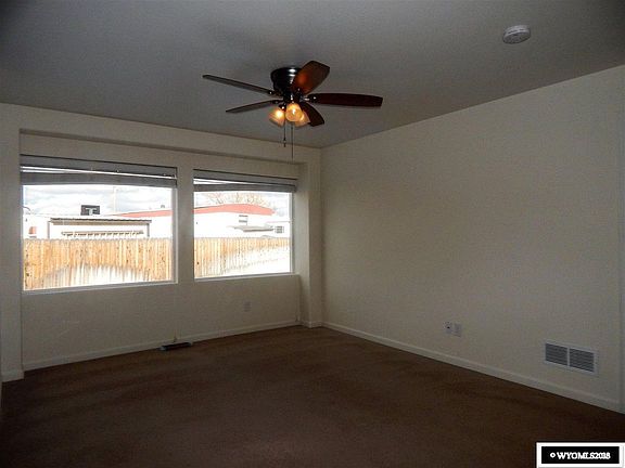 4th image of 1210 Meadow Ln