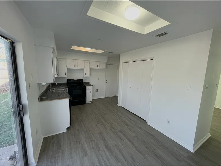 408 Jefferson St — Photo 6