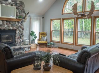 3 River Pointe Ln, Negaunee, MI 49866