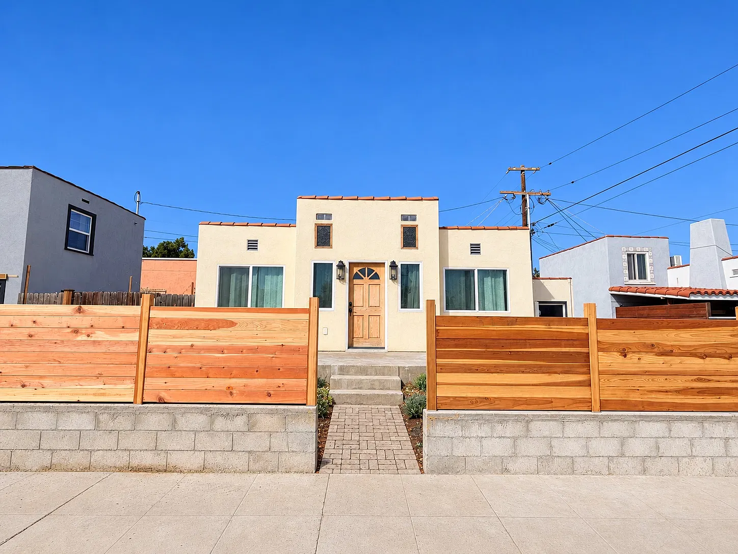 2 bed, 639 sqft, $2,995 — Photo 1