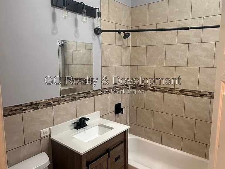 6620 S Drexel Ave #2 — Photo 16
