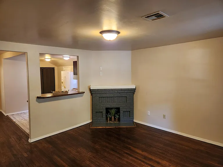 434 S Richmond Ave — Photo 6