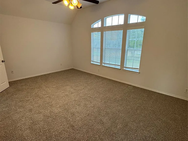 3139 Summerland Dr — Photo 6