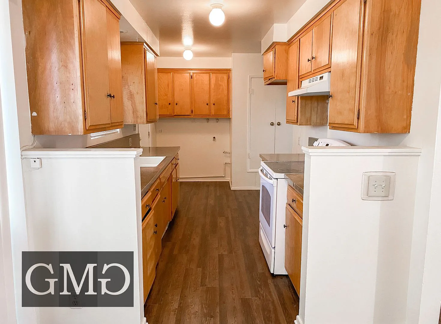 2 Bedroom, 2 Bathroom Duplex in Hemet - Available now! — Photo 2