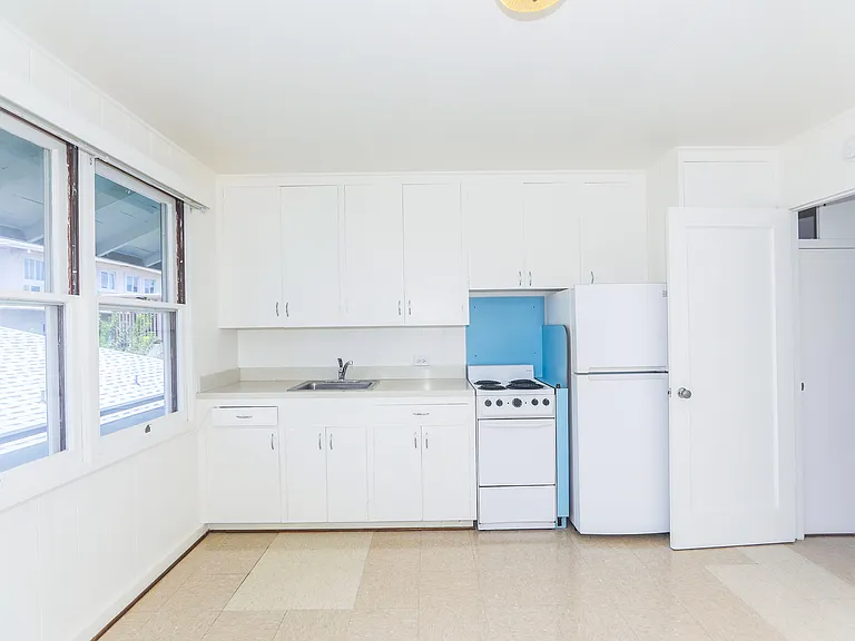 1918 Waiola St #4 — Photo 8