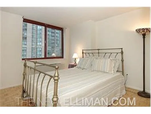 Sold by Douglas Elliman | media 21