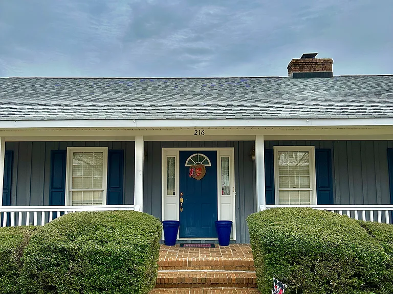 216 Leonard Cir — Photo 1