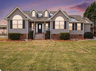 121 Bridgewater Rd, Pickens, SC 29671