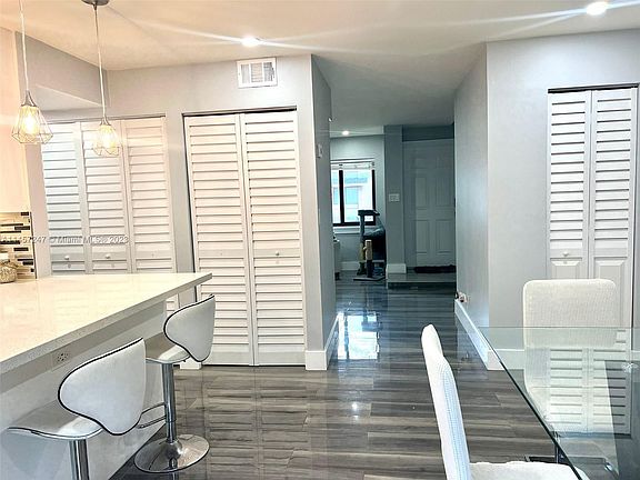 4th image of 100 Wimbledon Lake Dr #100