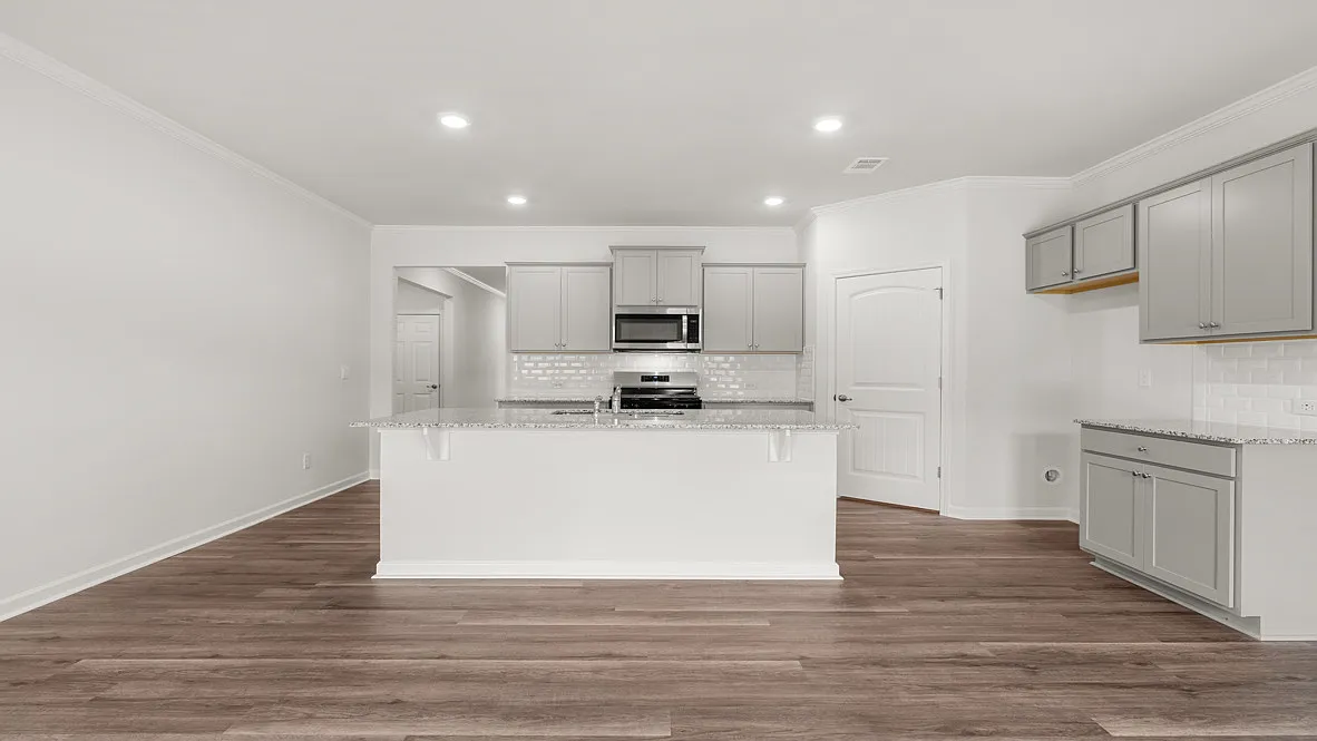 4 bed, 1774 sqft, $2,340 — Photo 4