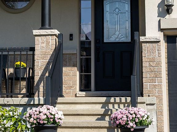 5th image of 409 Cavendish Cres