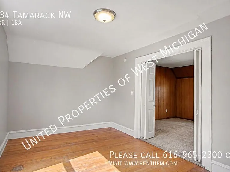 934 Tamarack Ave NW — Photo 11