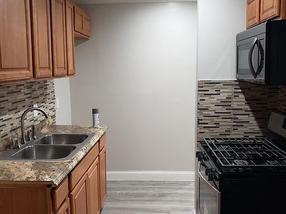 3rd image of 4390 Curundu Ave