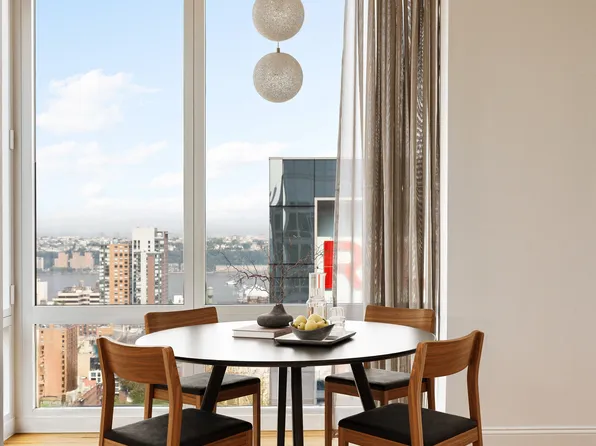 247 West 46th Street 3103 image 2 of 13