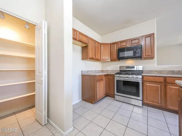 8424 S Egyptian Dr, Tucson, AZ 85747