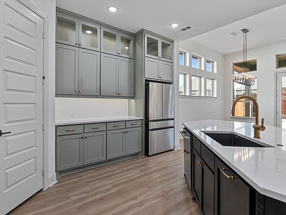 5th image of 2425 Plumeria Ln
