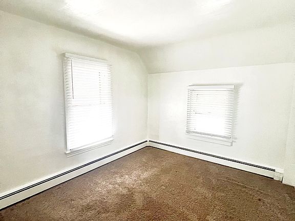 4th image of 405 Smith St #2