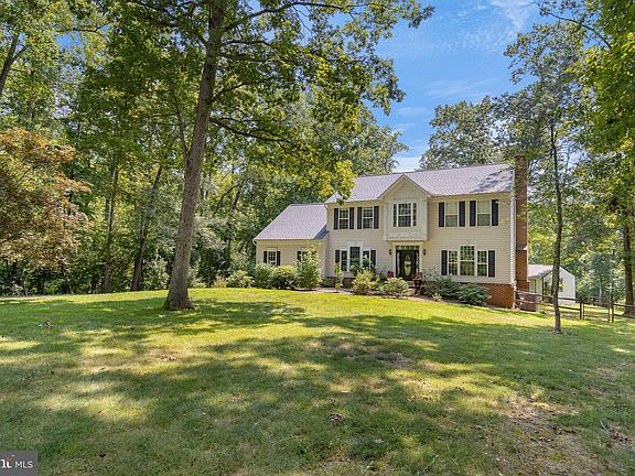 2nd image of 34 Bent Creek Ct