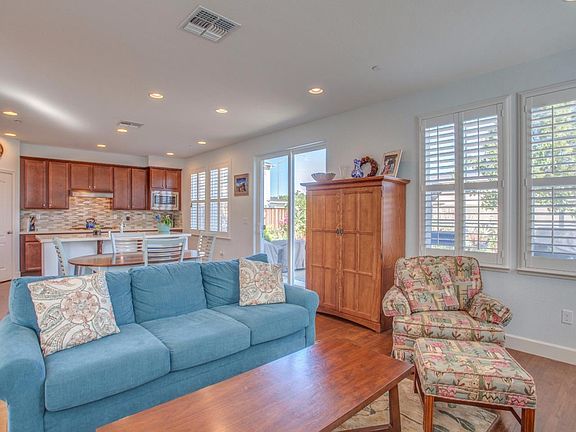 3rd image of 845 San Blas Ln