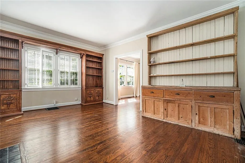 3 bed, 3.0 bath, 2868 sqft, $5,000 — Photo 4