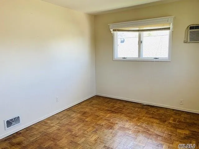 4 Willow Pl — Photo 13