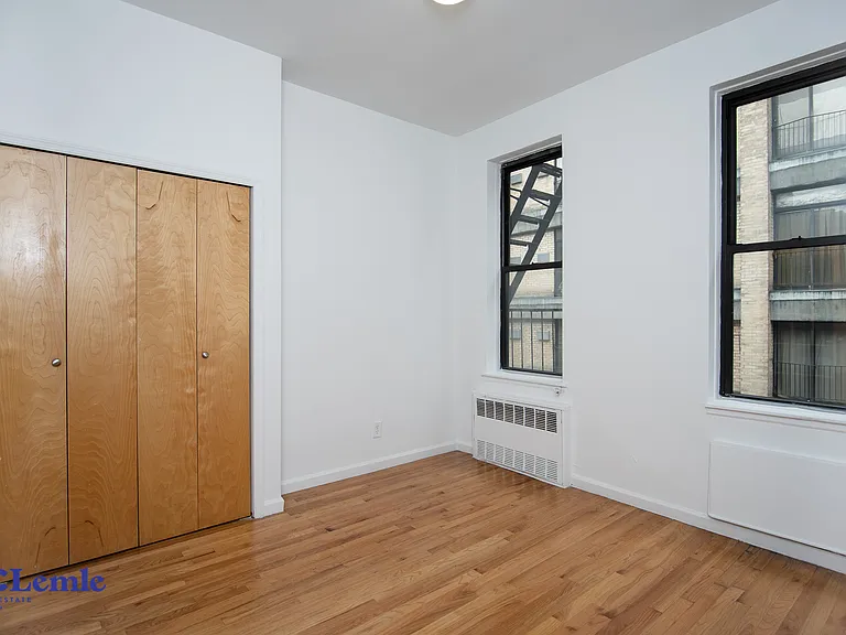 206 E 25th St #4RW — Photo 1