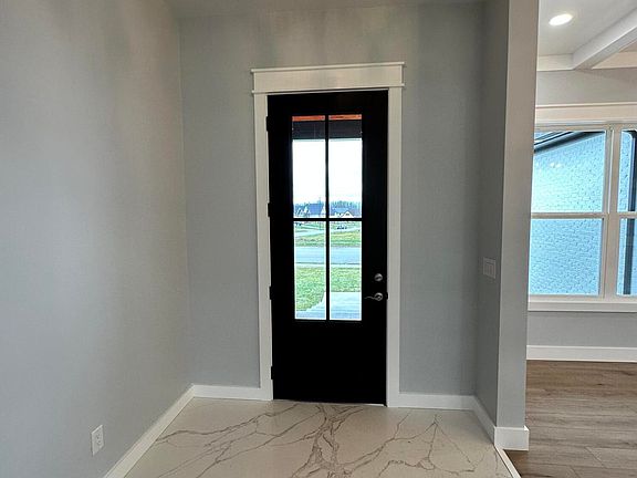 2nd image of 109 Halfhill Ln