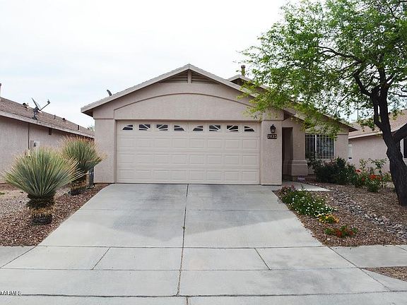 3rd image of 2035 S Saint David Dr