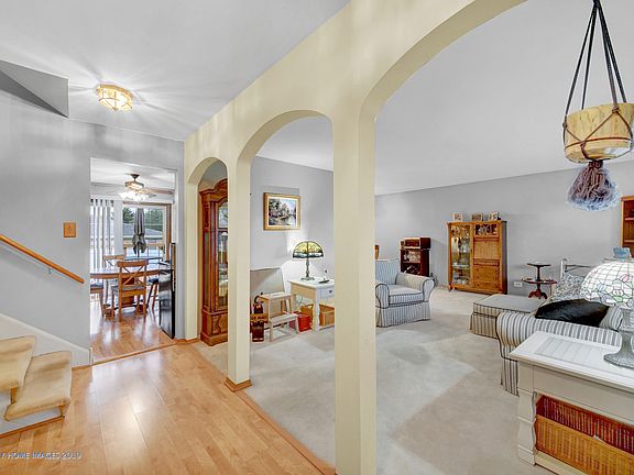 4th image of 15604 Orogrande Dr