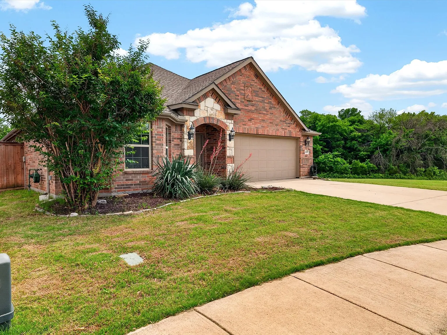 2129 Megan Creek Dr — Photo 4