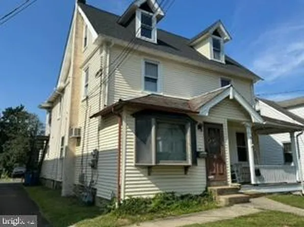 16 N Main St, Chalfont, PA 18914