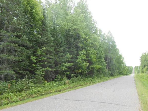 N10192 Peninsula Dr, Phillips, WI 54555