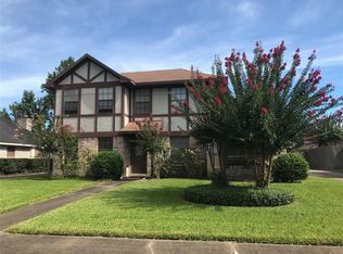 602 Rozelle Ave, Sugar Land, TX 77498