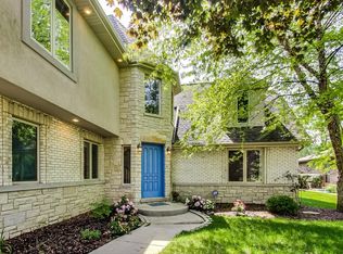 1942 Greenview Rd, Northbrook, IL 60062