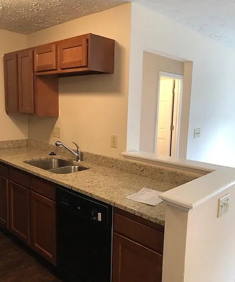 400 Marian Ln #1 — Photo 5