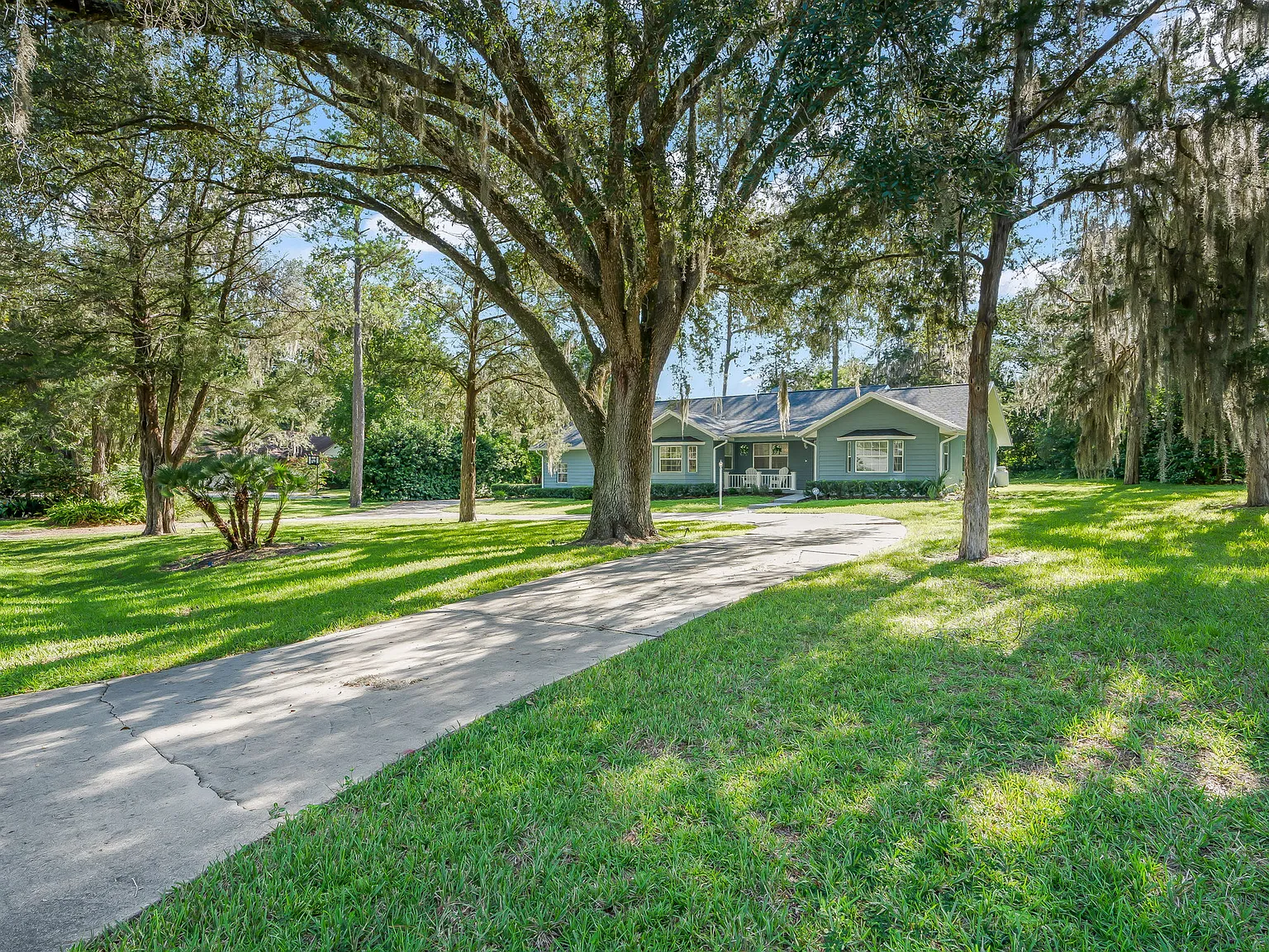 3 bed, 2304 sqft, $5,500 — Photo 4