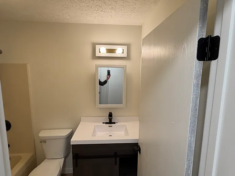601-603 N Poplar St #601 — Photo 16