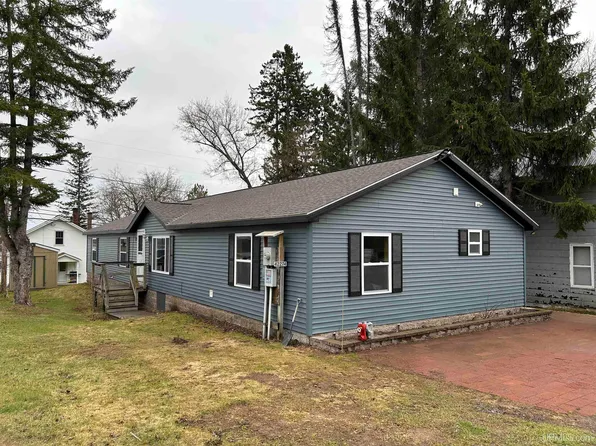 42274 N Hancock St, Chassell, MI 49916