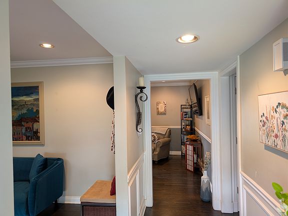 2nd image of 518 Exmoor Rd